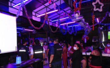 Een video-blik rond Pattaya op de eerste avond van een terugkeer naar 11:00 uur sluiting voor locaties waar alcohol wordt geschonken