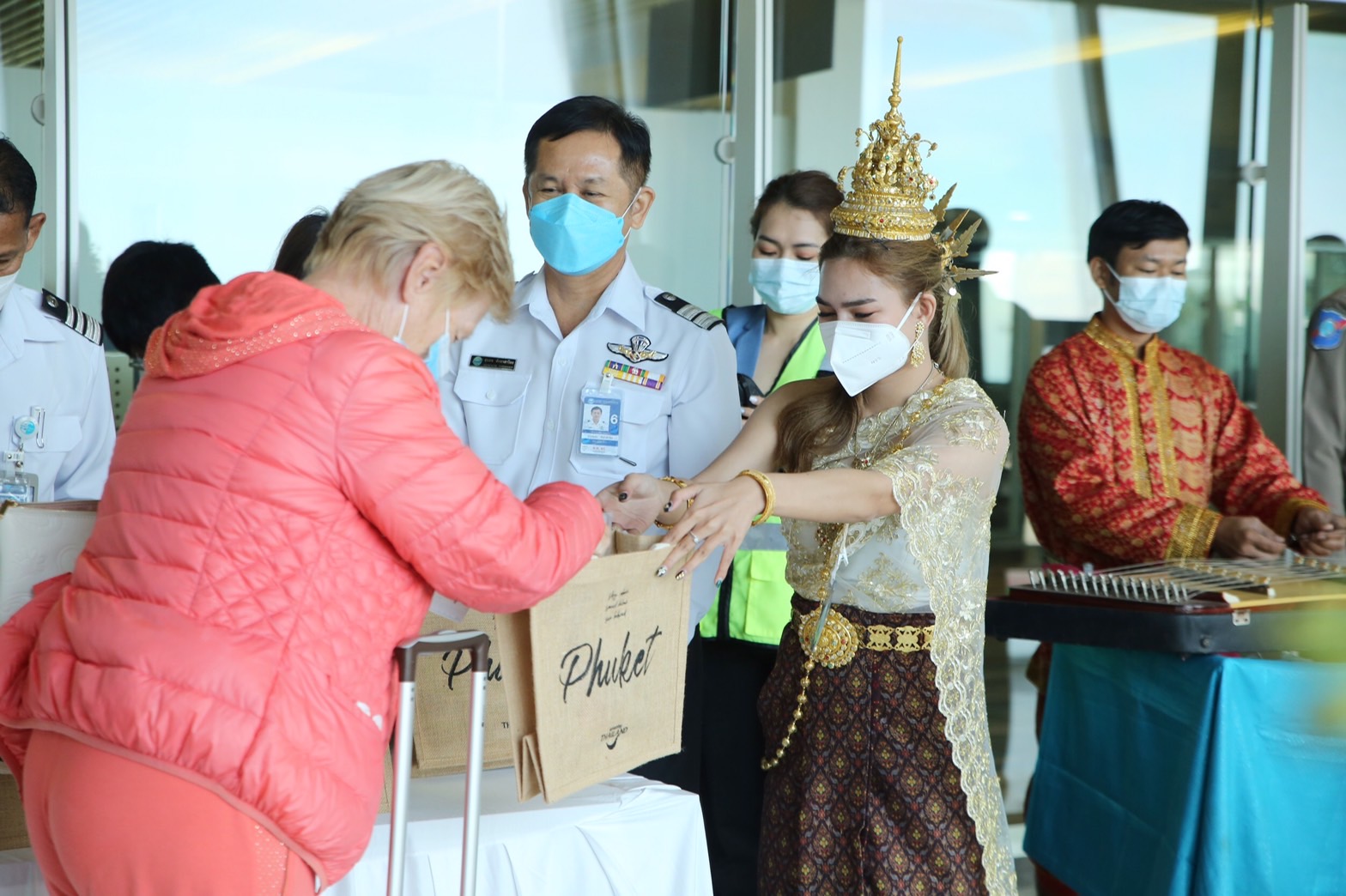 Weekoverzicht Thailand: "Test&Go" wordt opnieuw geïmplementeerd, belangrijk lid van de regerende partij wordt afgezet en meer