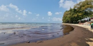 Mae Ramphueng Beach in Rayong tijdelijk gesloten vanwege olieramp