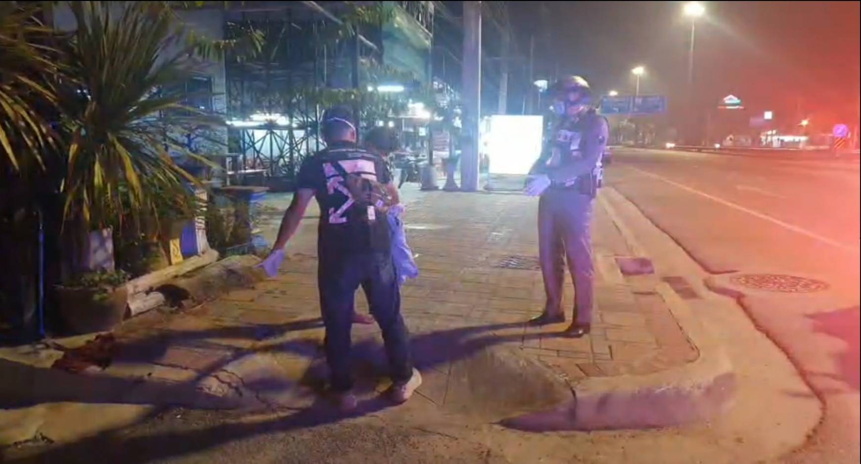 Naakte vrouw gevonden lopend langs Sukhimvit in Pattaya gisteravond laat
