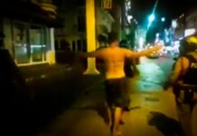 De politie van Pattaya arresteert een shirtloze, dronken, buitenlandse man in Zuid-Pattaya omdat hij zou proberen om willekeurig te vechten tegen lokale bewoners en politie