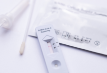 De Thaise overheid begint met de verkoop van Covid-19-antigeentestkits voor 35 baht bij de officiële apotheken, die naar verluidt volgende week online beschikbaar zijn
