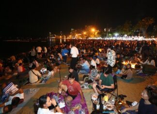 Ambtenaren van de stad Pattaya zeggen dat Fireworks Festival 400,000 bezoekers trok, en beloven problemen met het publiek op te lossen voor toekomstige evenementen zoals New Year's Countdown