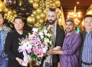 Felicitaties voor de grote opening van nachtclub Lux in Pattaya Walking Street